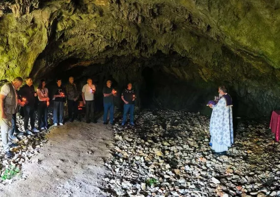 Служена Света литургија у Брезнима – мјесту страдања дијела Светих мученика пивских