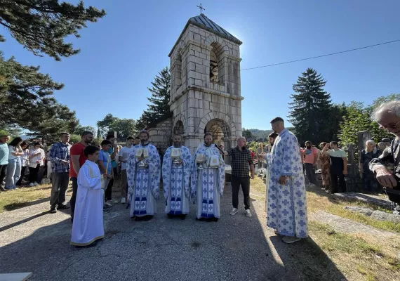 Петровдан прослављен у древној светињи у Никшићу