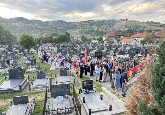 Петровданска Литија у Бијелом Пољу: Литија у граду Мирослављевог јеванђеља окупила велики број вјерника