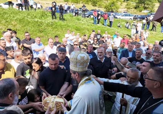 Митрополит Методије служио Литургију у храму, у Горњем Заостру: Цјелокупни српски народ, у својој души и срцу, давно је подигао споменик великом војводи Павлу Ђуришићу