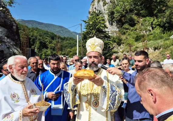 Прослављен Свети великомученик Пантелејмон, слава манастира Самограда