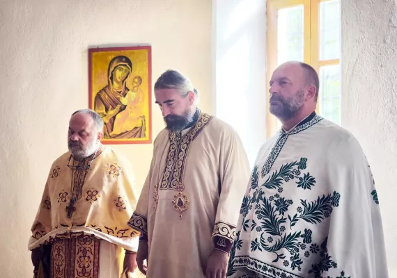 Света Архијерејска Литургија у селу Кесратц у Голији