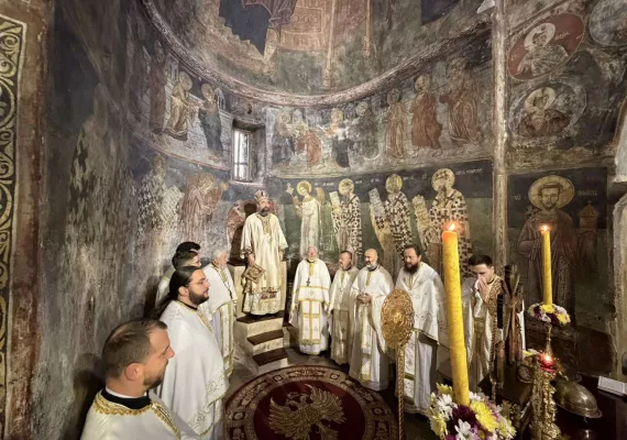 Митрополит Методије служио Свету Архијерејску Литургију у Никољцу