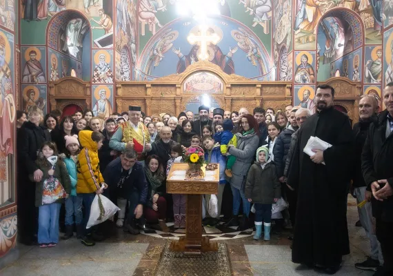 Митрополит Методије и епископ Јеротеј на празник Сабора Пресвете Богородице богослужили у Мојковцу